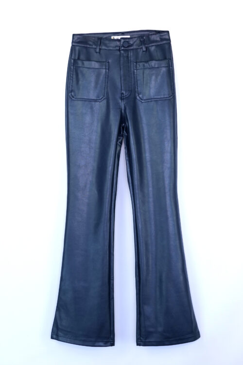 PANTALÓN FLARE EFECTO PIEL