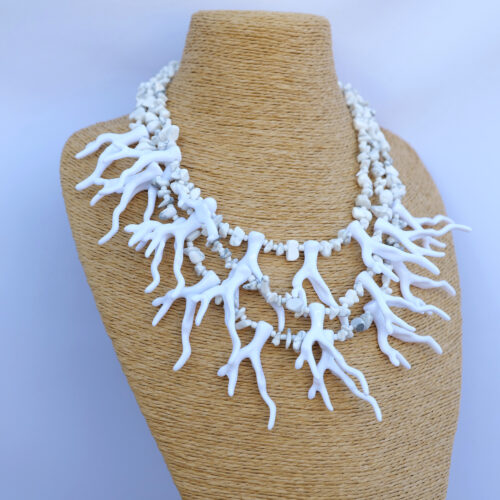 COLLAR CORAL BLANCO