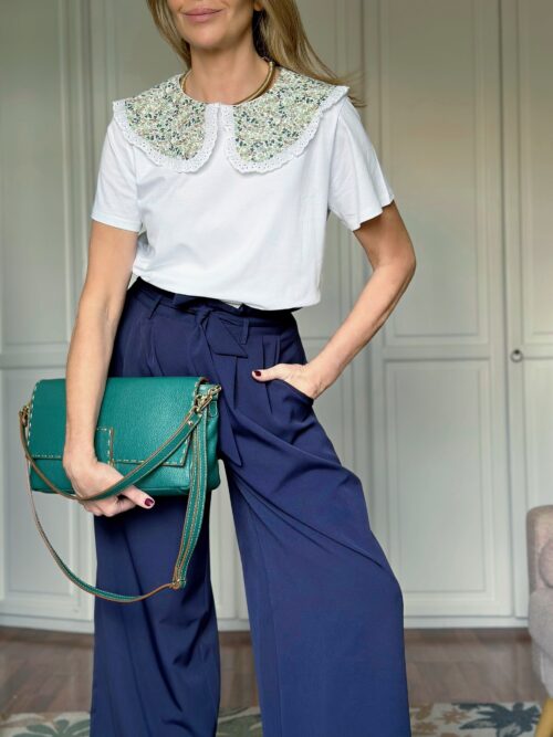 CAMISETA CUELLO FLORES