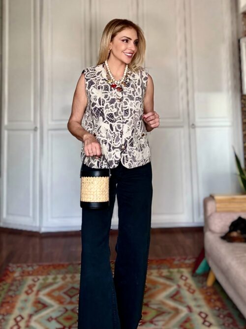 CHALECO NEGRO BORDADOS