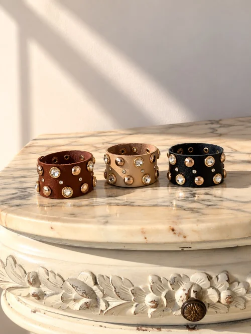 PULSERA PU BRILLOS Y TACHUELAS